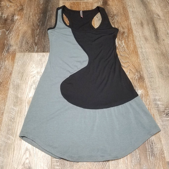 🏷Funky Story Racerback Tank Top - Picture 1 of 4